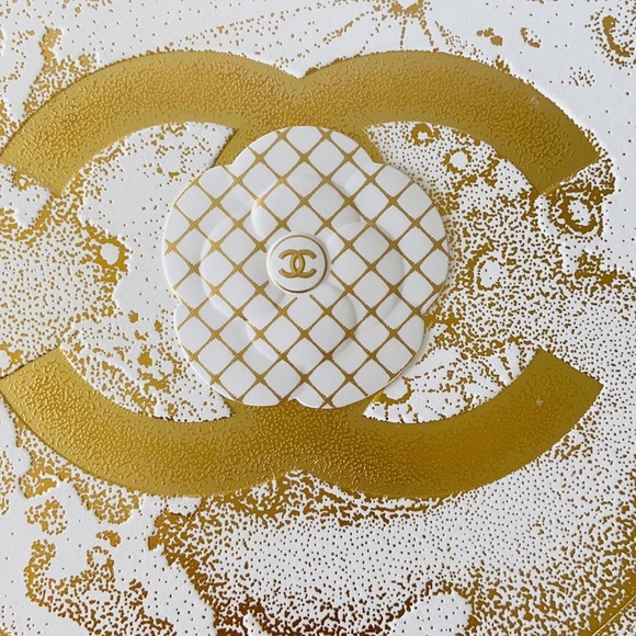Chanel White and Gold Camellia Accessory - Picture 5 of 6